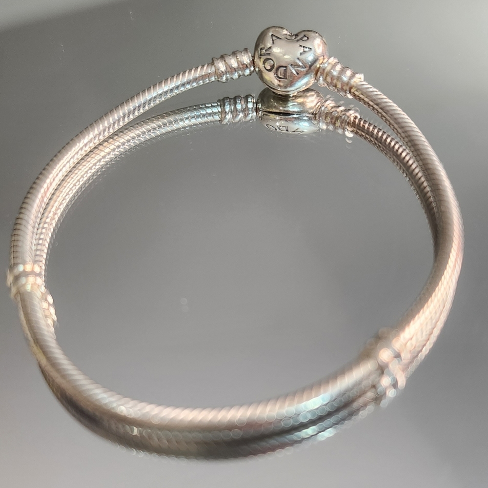NWOT! Pandora Moments Heart Clasp Snake Chain Bracelet